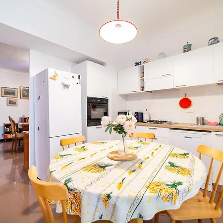 Castles's House Apartment Genoa