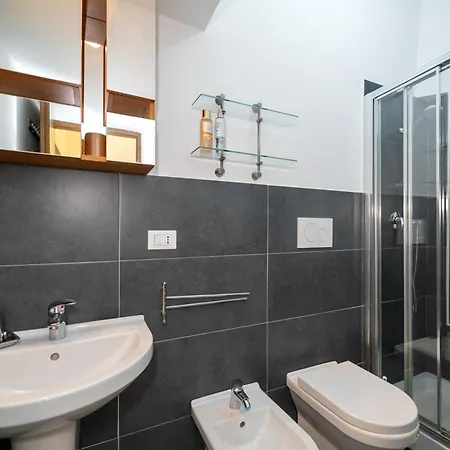 Castles's House 아파트 *