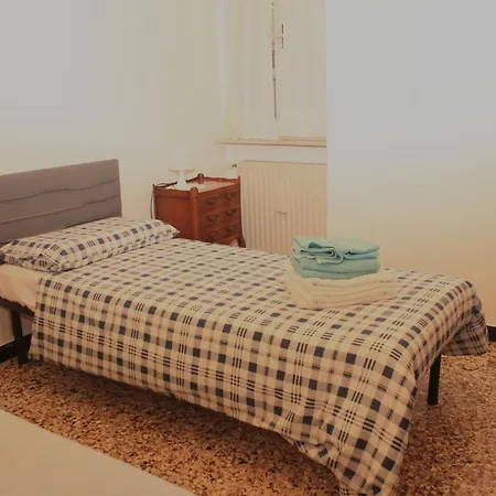 Castles's House * ג'נובה